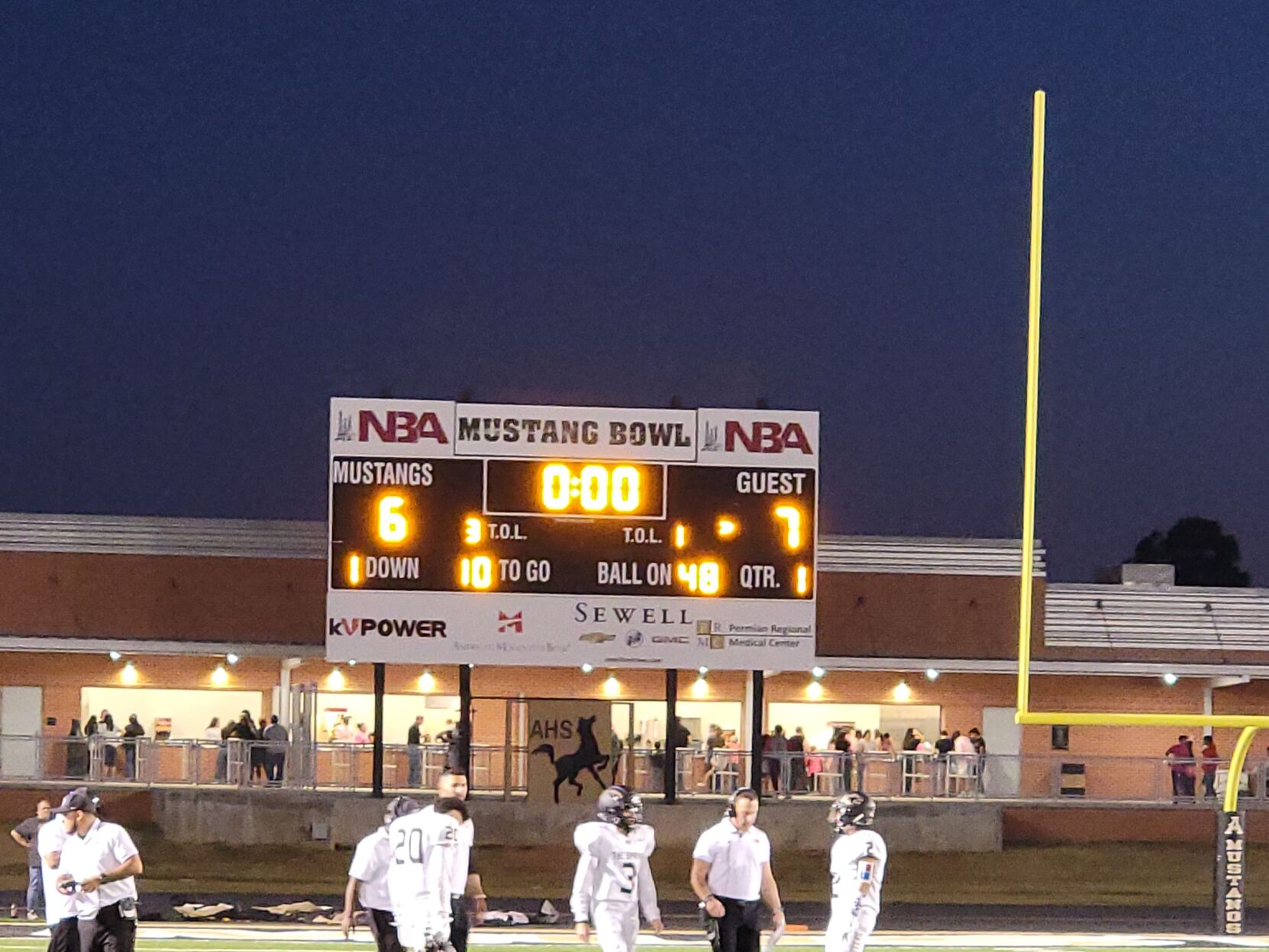 Steers up 7 to 6 after first quarter of play
